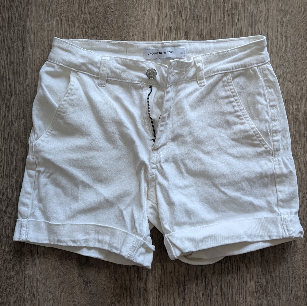 White shorts XS